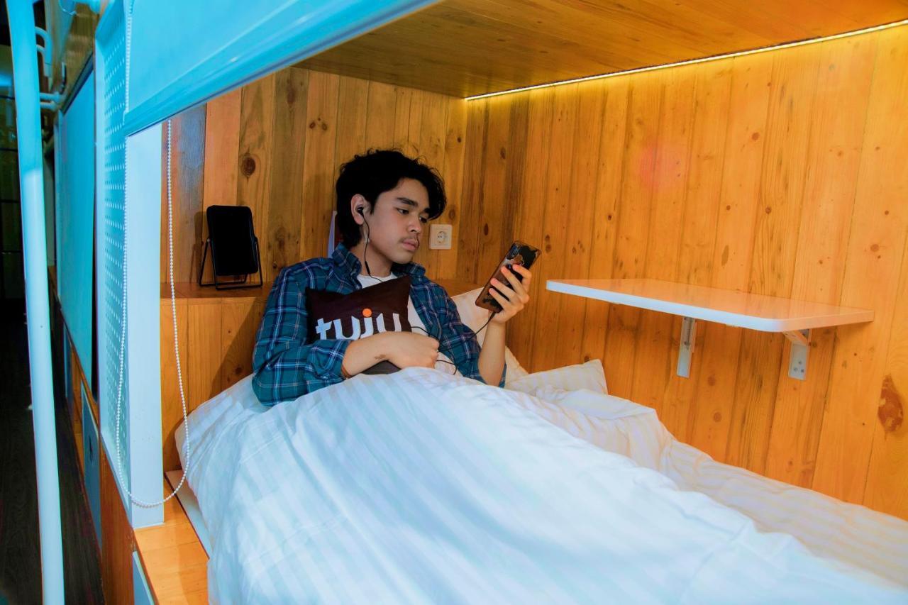 Tuju Arteri Pods Pansiyon Cakarta Dış mekan fotoğraf